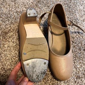 TAN CHARACTER TAP SHOES